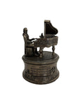 Mozart zenélő bronz bevonatú szobor