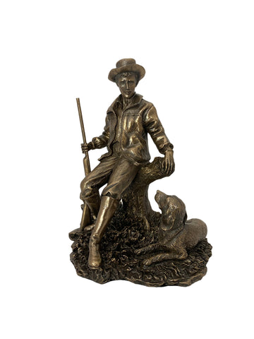 Vadász kutyájával bronz bevonatú szobor